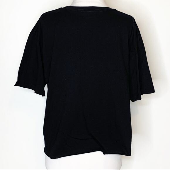 All you need is love cropped boxy graphic tee - Picture 3 of 5